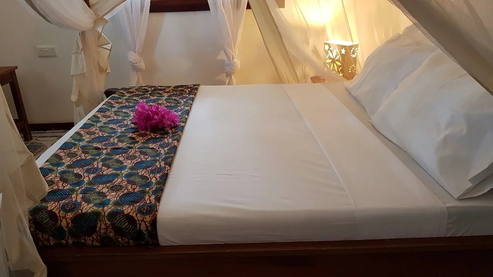 Villa Kipara - Beachside - Private Pool & Jacuzzi