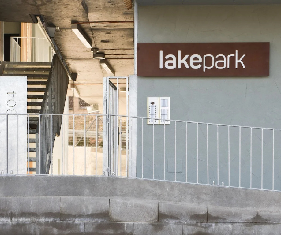 Lakepark Residence