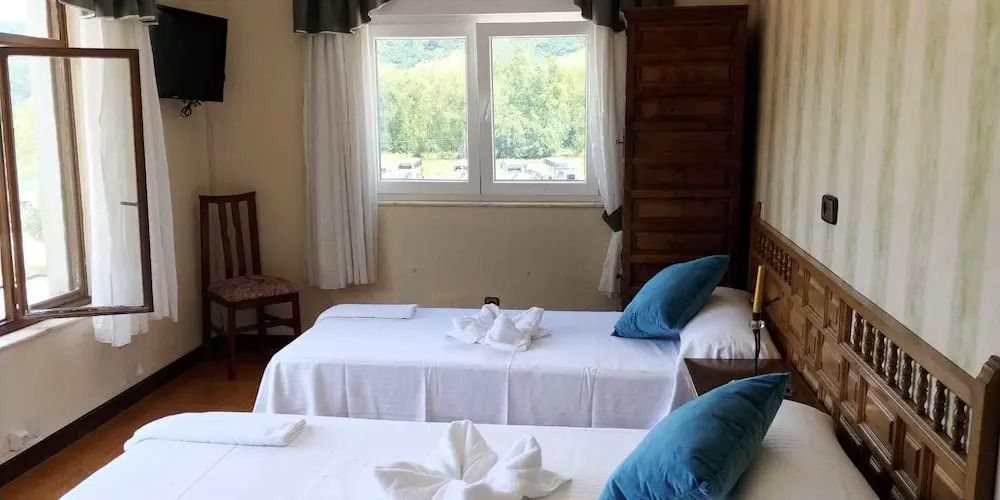 Hostal & Restaurante Miralpas