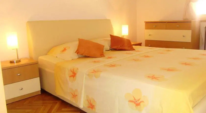 Apartment Dora