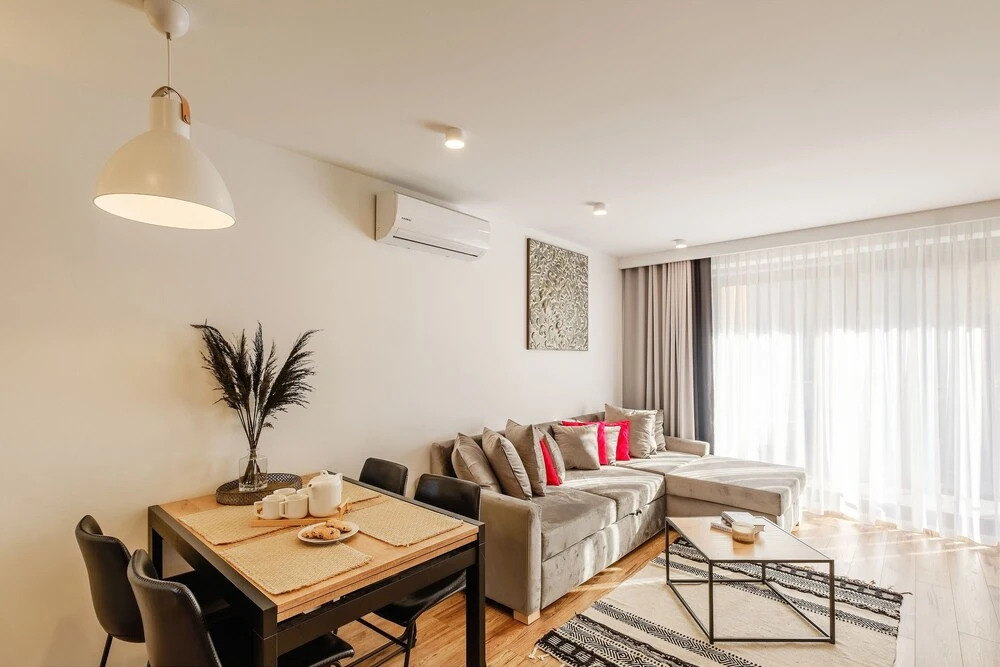 REZYDENCJA ORNAK 5 - stylowe apartamenty z balkonami i jacuzzi, 5 min pieszo do Krupówek, IZBY PODHALAŃSKIE