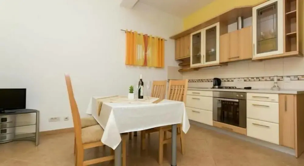 Apartment M