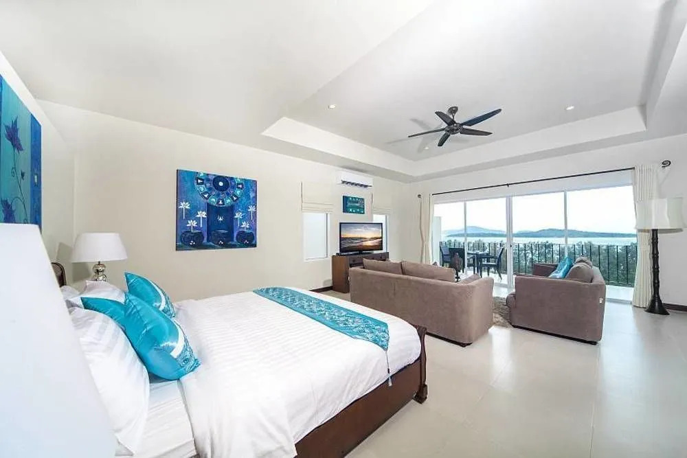 Villa Hin Fa 8 Bed Seaviews in Extensive Modern Grandeur