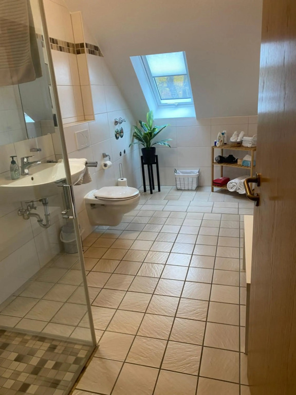 Lovely Central Located- Train, Restaurants & Spa