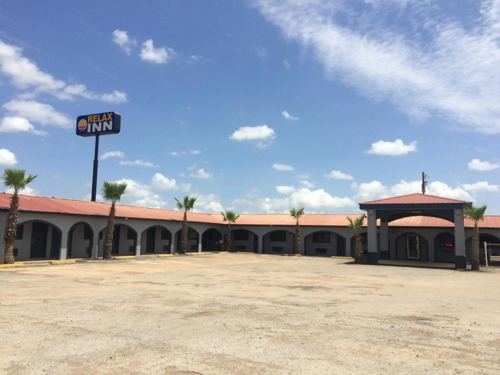 Relax Inn Dilley