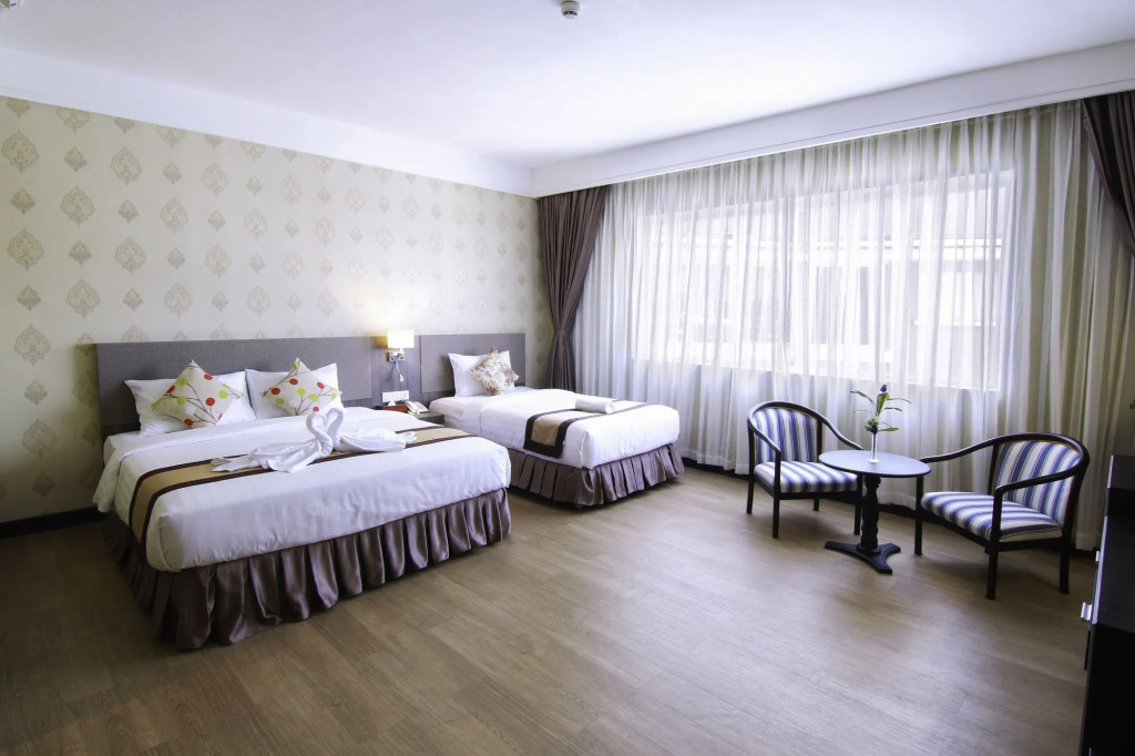 Paradise Hotel