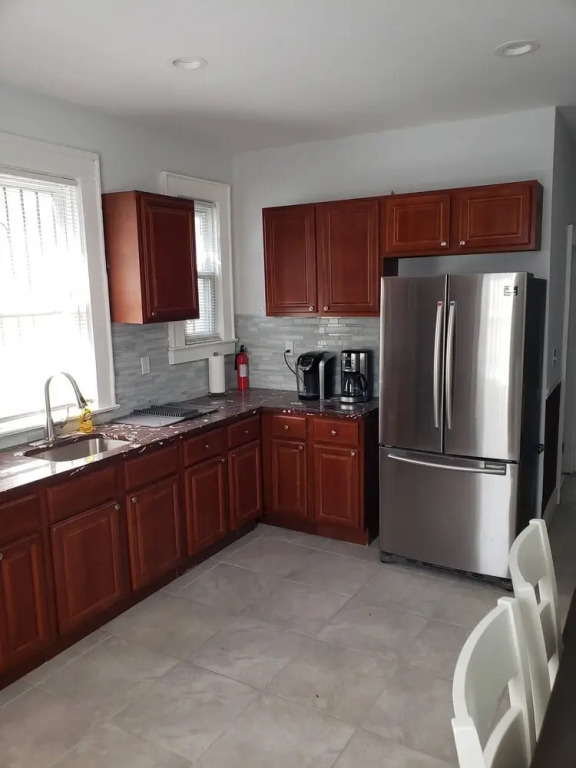 Lovely 3 Bedroom Apt With Parking On Premises