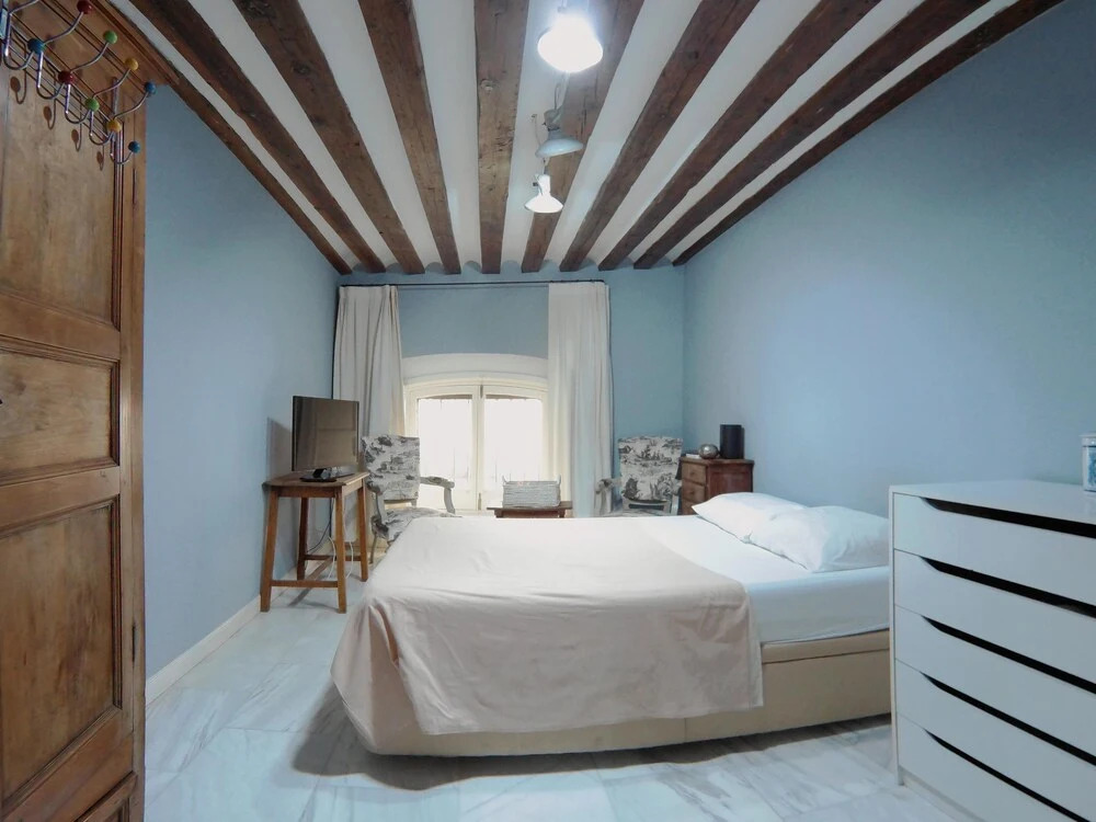 Apartamento en Cortes, a 600m de Sol