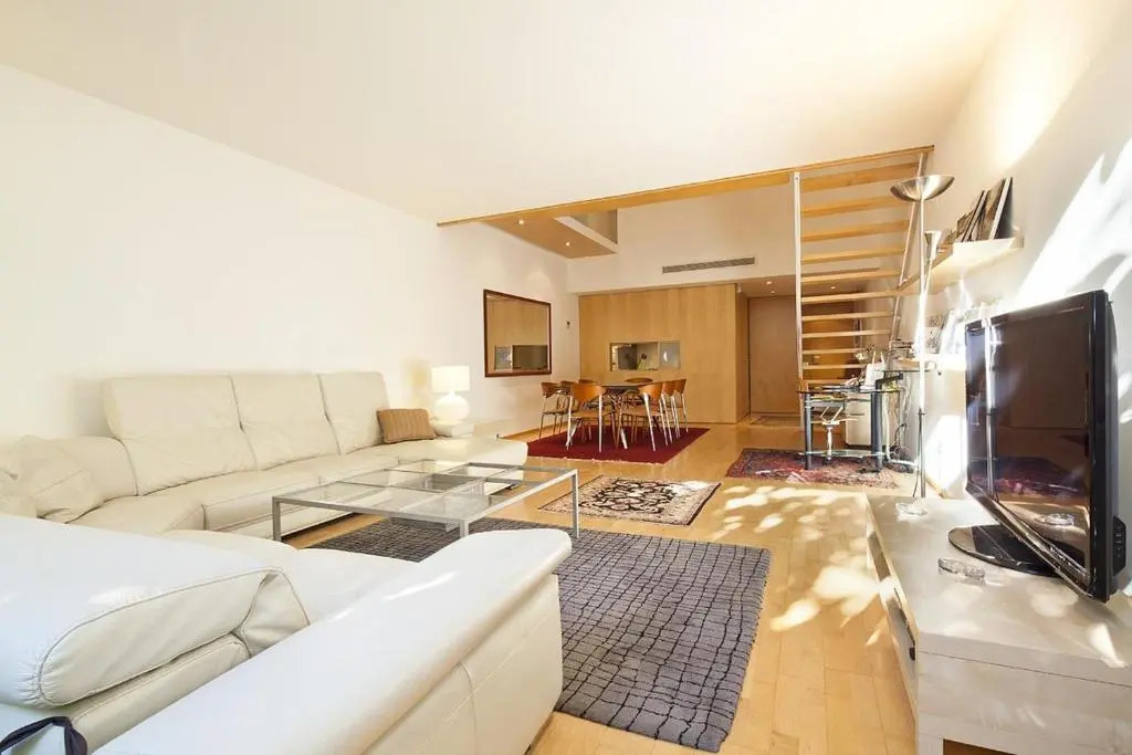 Apartment with 4 bedrooms in Barcelona with enclosed garden and WiFi