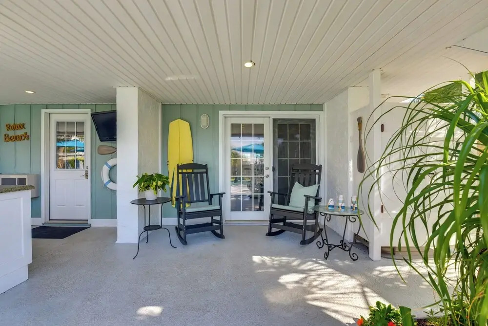 Steps to Sea! Okaloosa Island Gem w/ Outdoor Oasis