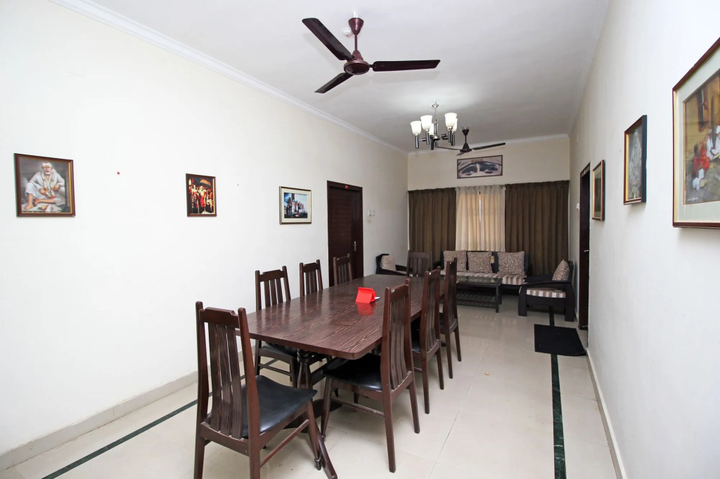 Super Hotel O Sai Leela