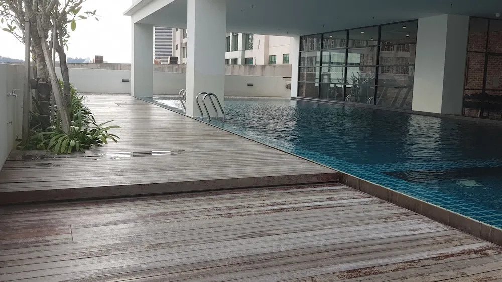 Euzmo Residences at Studio 14