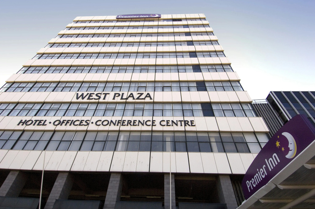 Premier Inn West Bromwich Town Centre - New Square