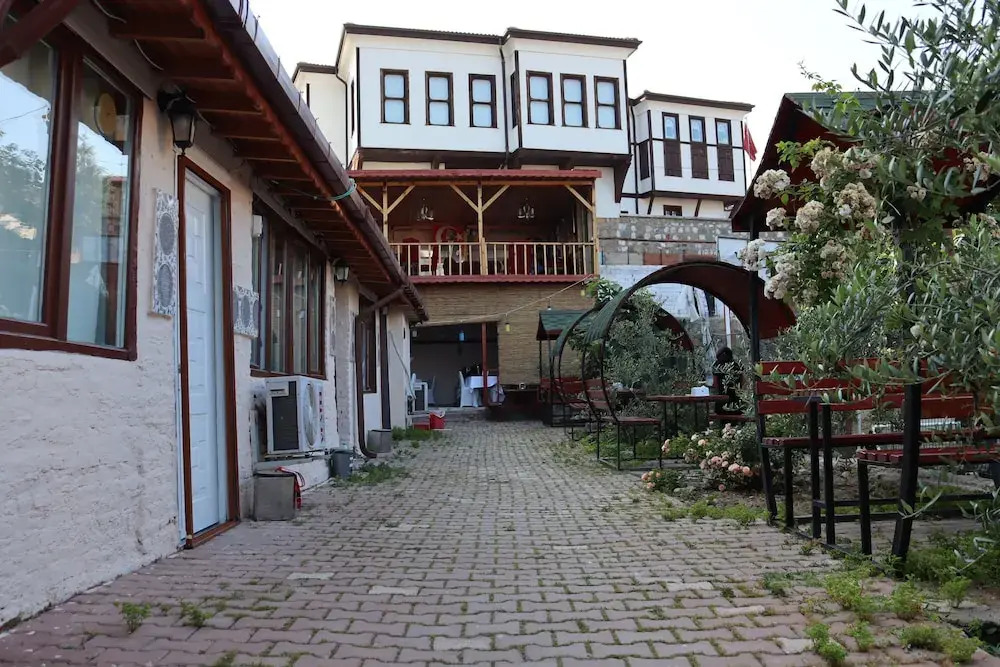 ÖZ Butik Otel Antik Kent Myrleia