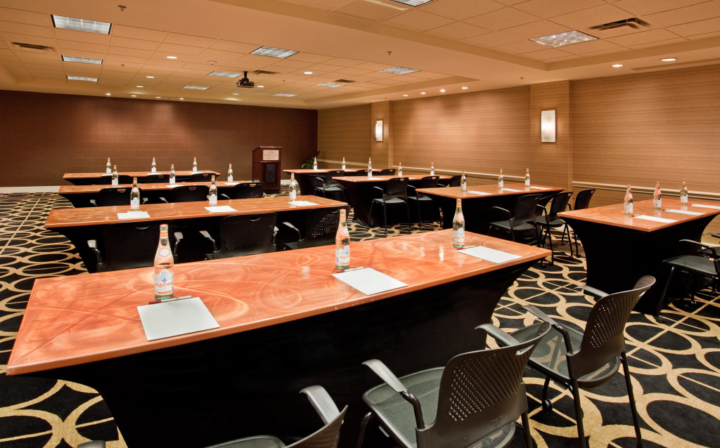 Crowne Plaza Kansas City Downtown by IHG