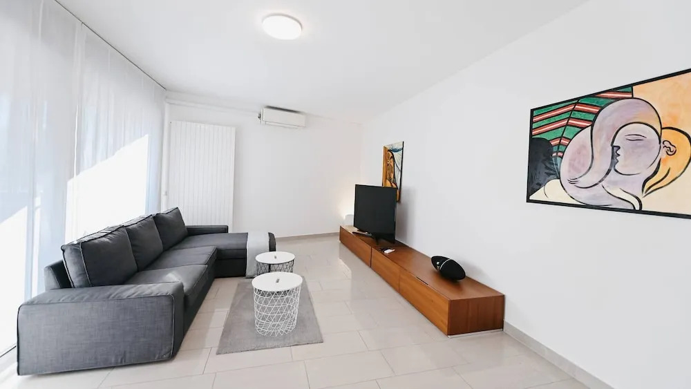 Central Plaza Apartment 3 in Lugano
