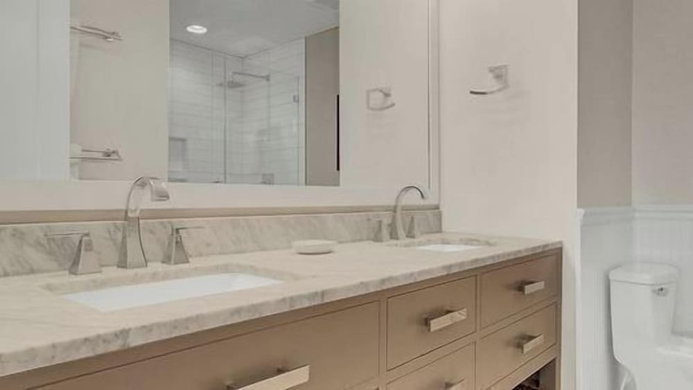 417 Seascape by Avantstay Beachfront Condo w/ Communal Pool Access