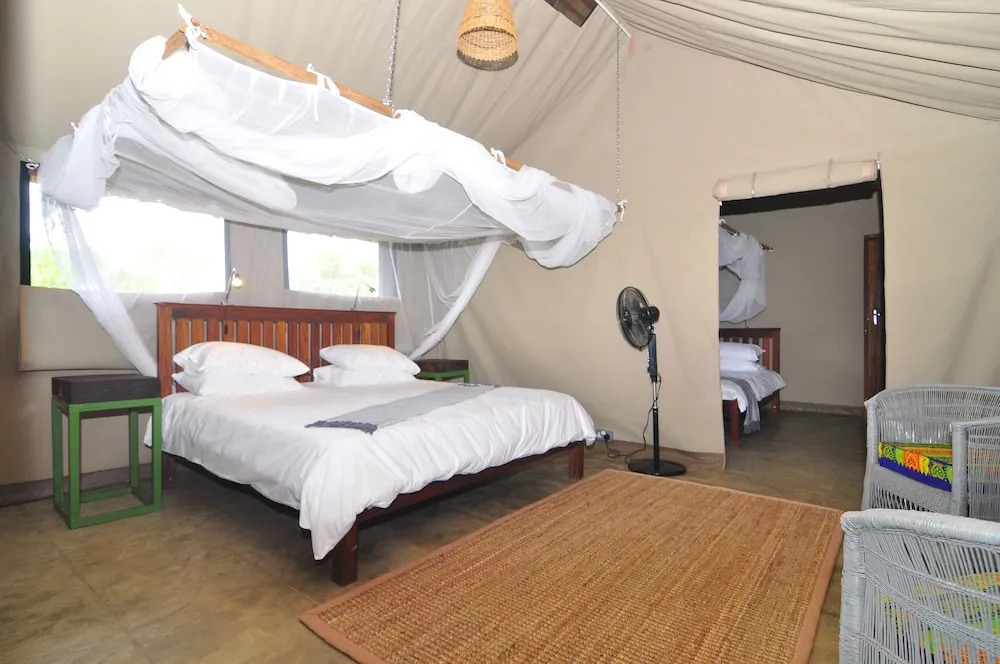 Rafiki Safari Camp