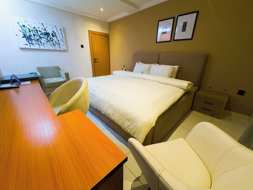 The colony residences hotel and suites