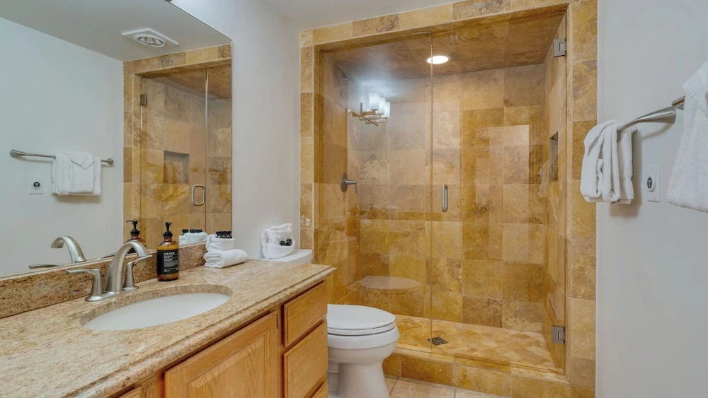 Riverside Condos B101 by AvantStay