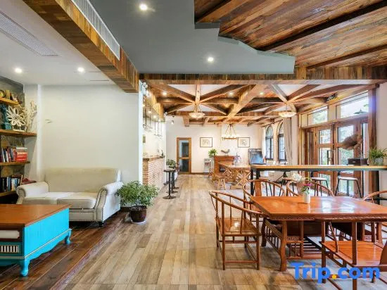 Mohsen oxygen bar manor in Mogan mountain