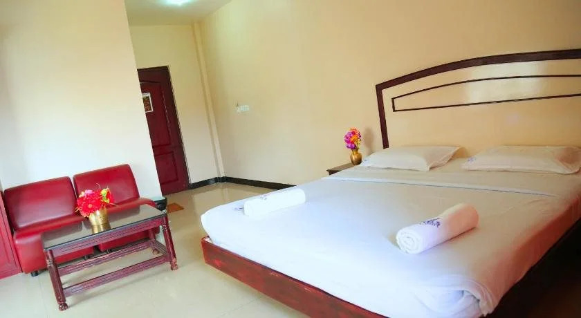 Hotel Vels Court