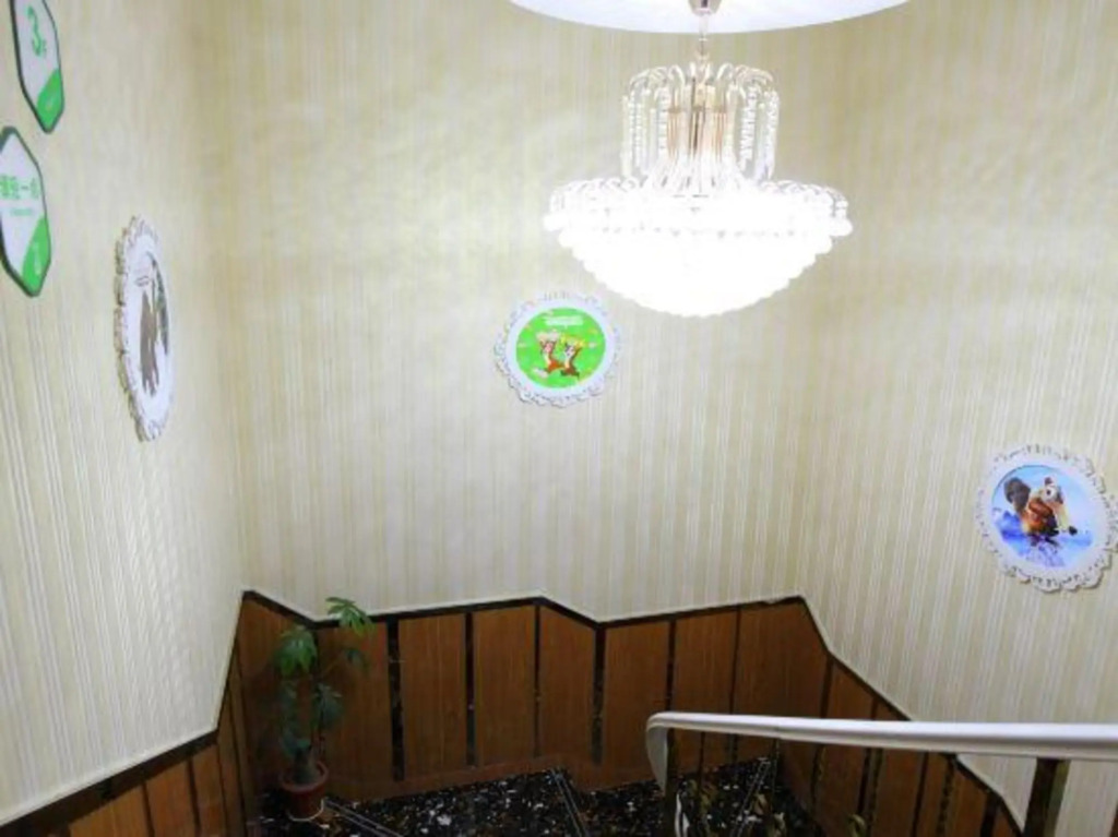 Bear house chain hotel (Shanghai Chuansha subway station store)
