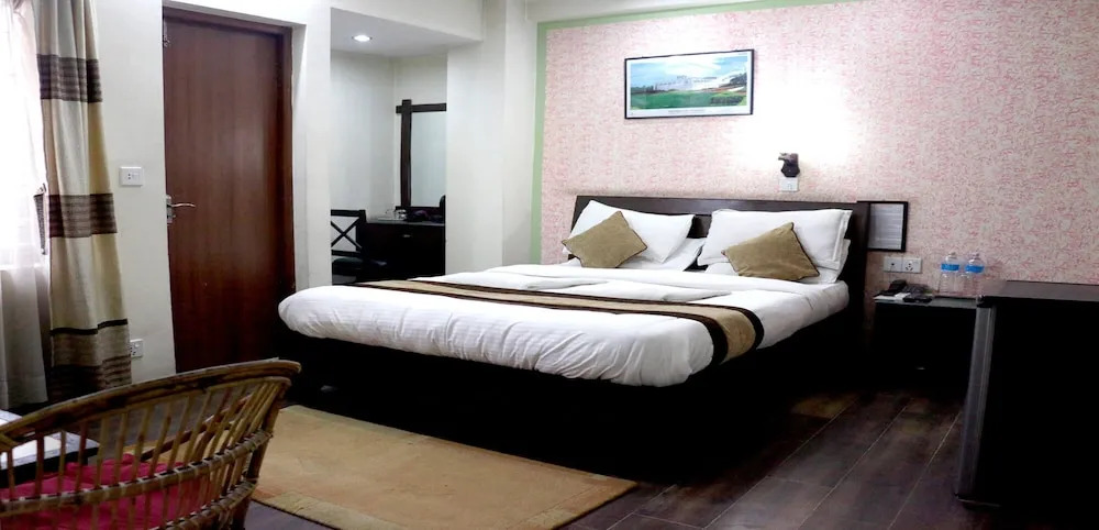 MeroStay 128 AI Hotel