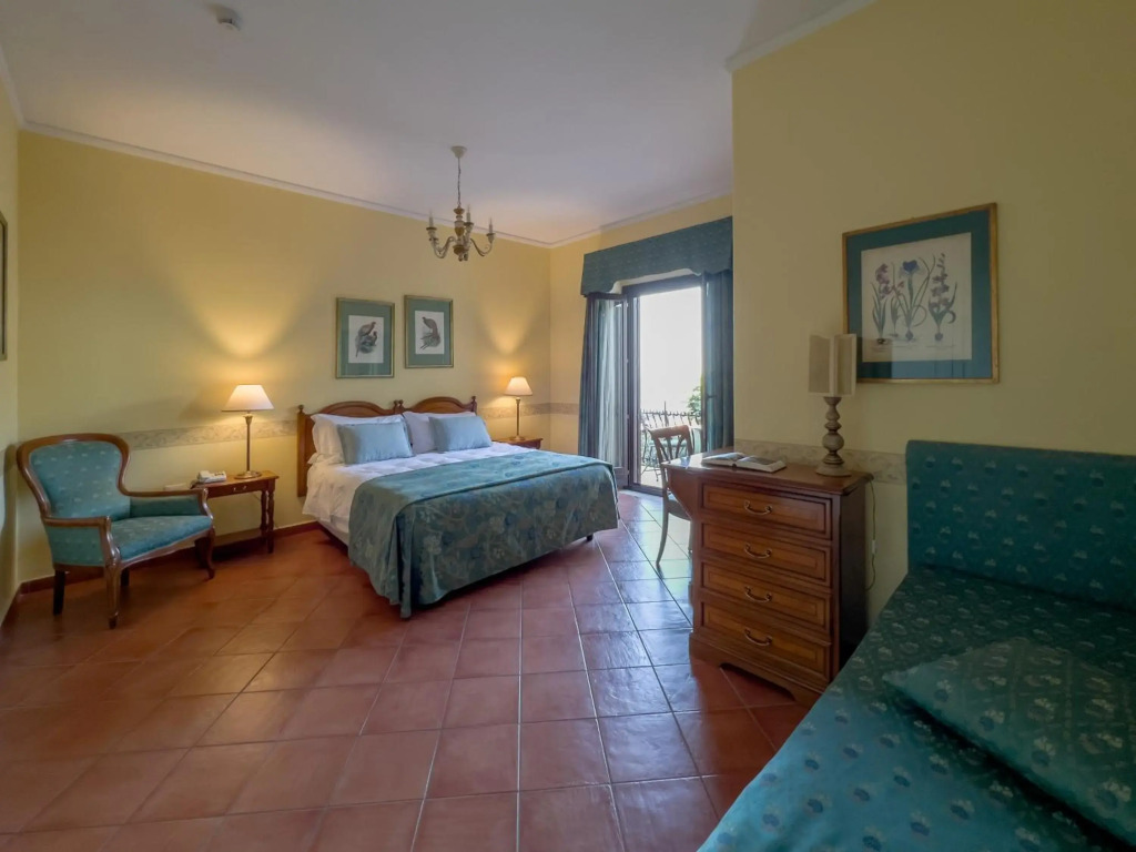Hotel Sirius