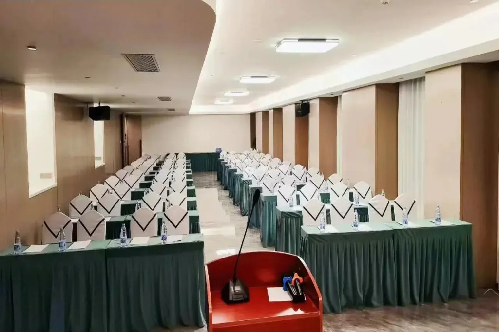 Lavande Hotel (Jinan Shiji Avenue Aotelaisi)