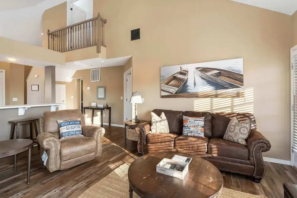 Lazy Lookout Mo Spacious 3 Bdr, Great Location!