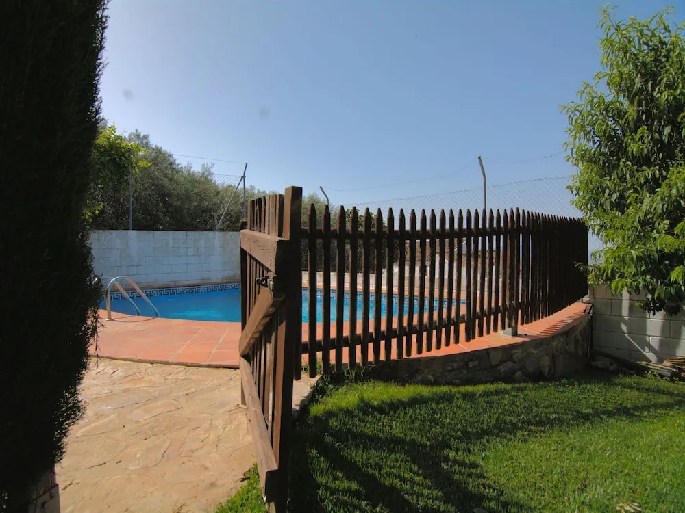 Countryside Cottage With Pool