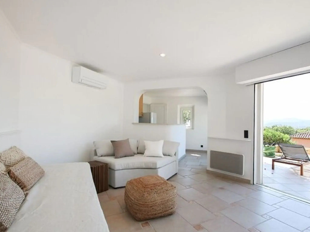 Majestic Holiday Home in Grimaud With Private Pool