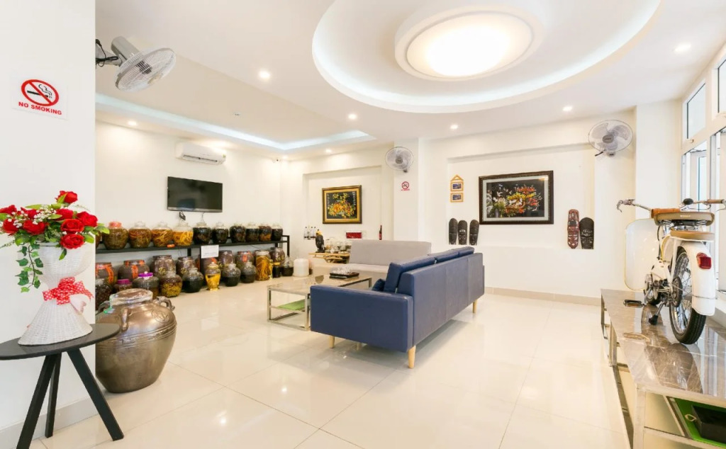 Rose Hotel