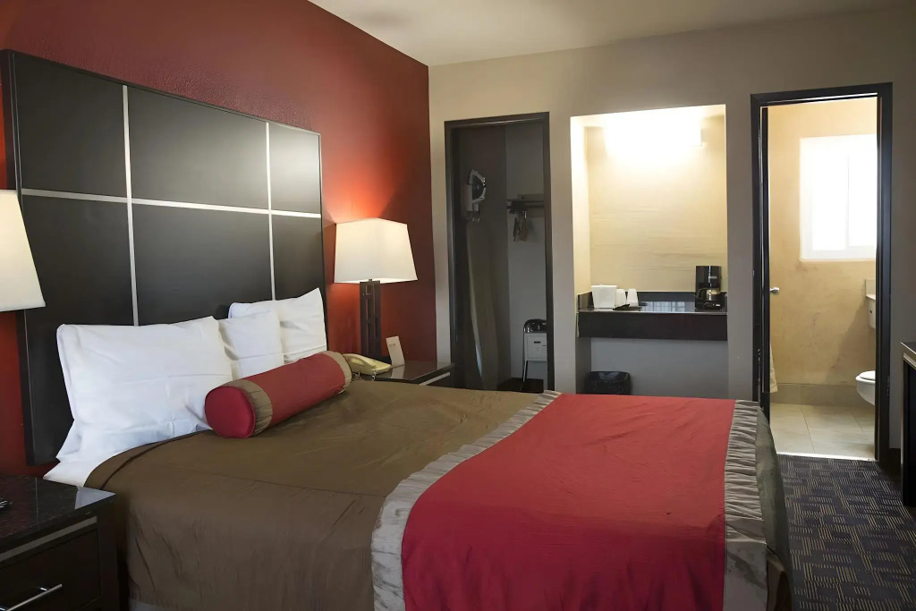 Harbor Inn & Suites Oceanside Marina Camp Pendleton
