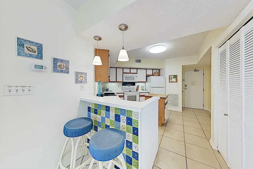 Pelican Pointe 302