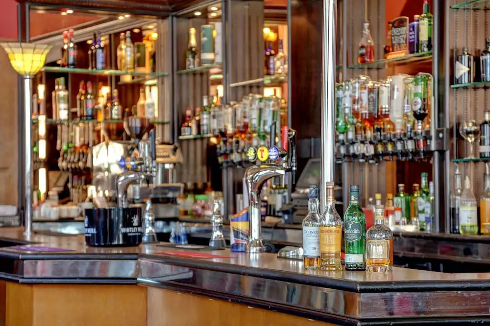 Queen's Hotel