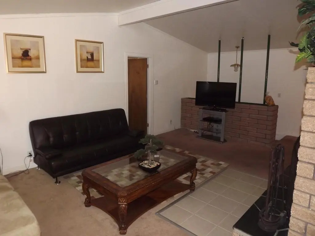 Rodeway Inn & Suites