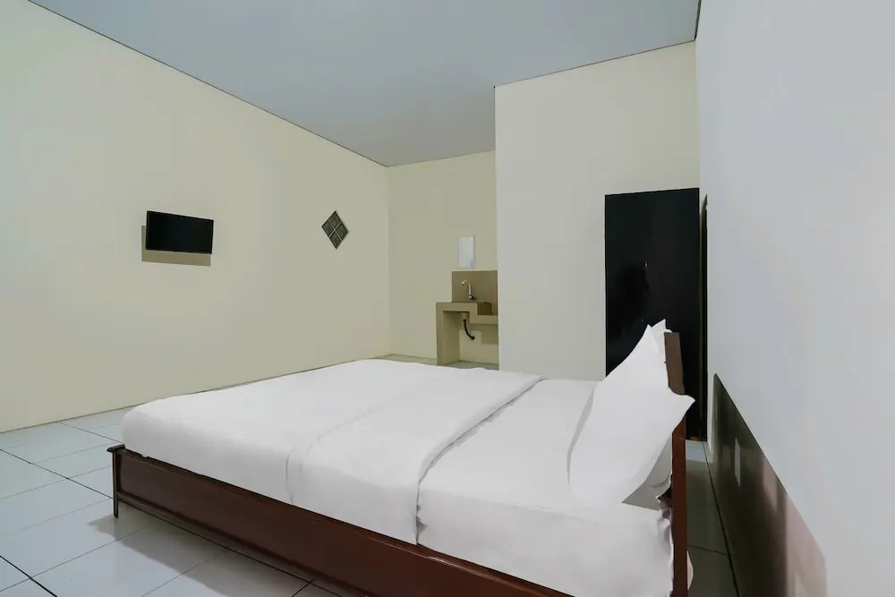 OYO Life 92641 Guest House Palinggihan Ii