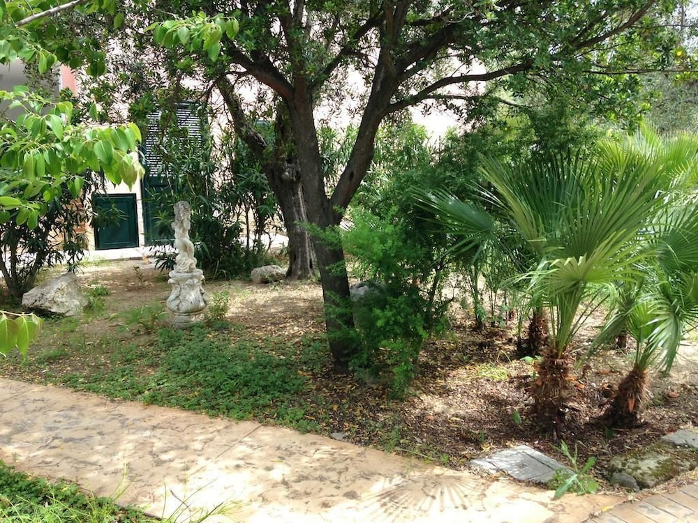 Green Garden Eco-Holiday
