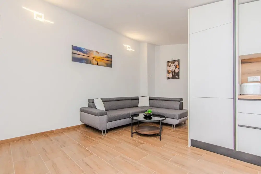 Apartments Mucaj