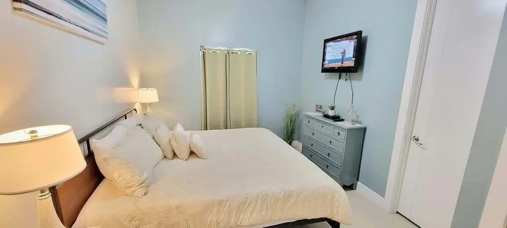 La Isla F102 2 Bedroom Condo by RedAwning