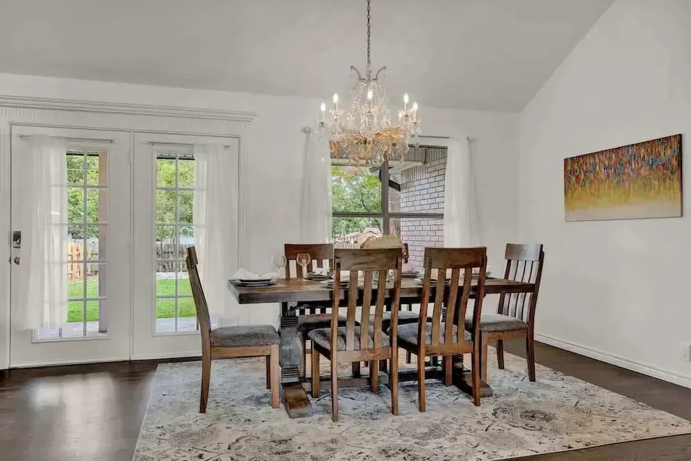 Luxury Haus - Great Backyard, Firepit, Bocce Ball!