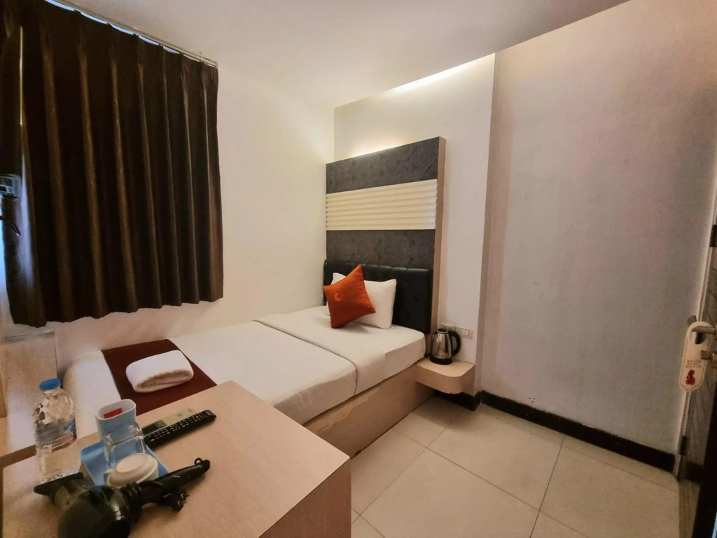 Cozi Inn Hotel, Bangkok