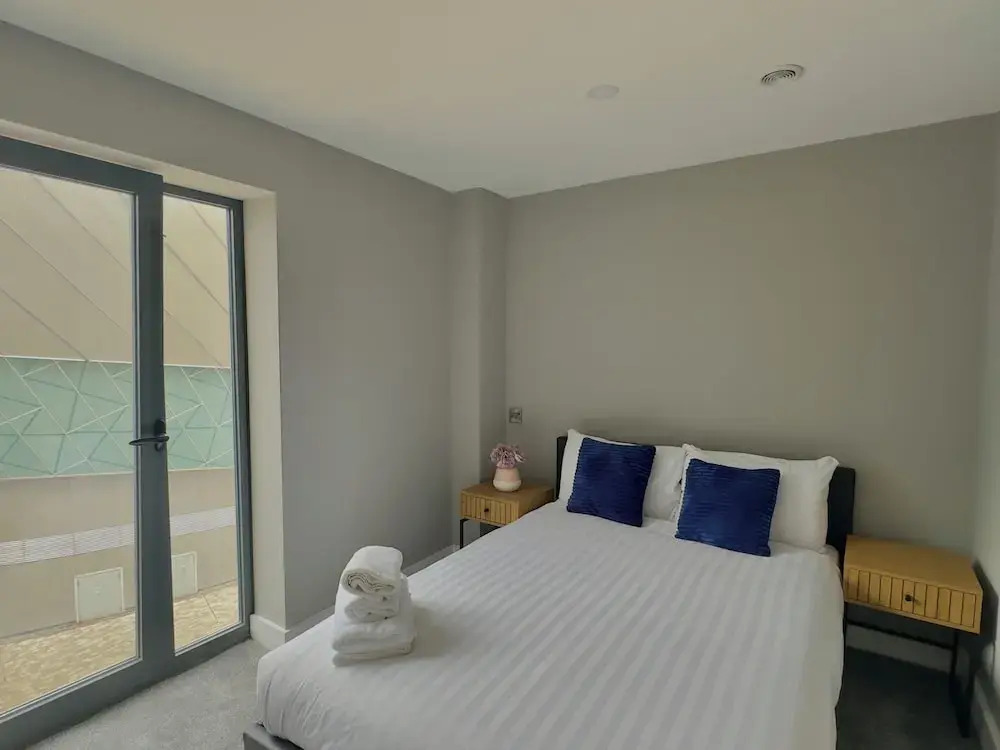 Monarchs Quay Arena Apartments by Happy Days