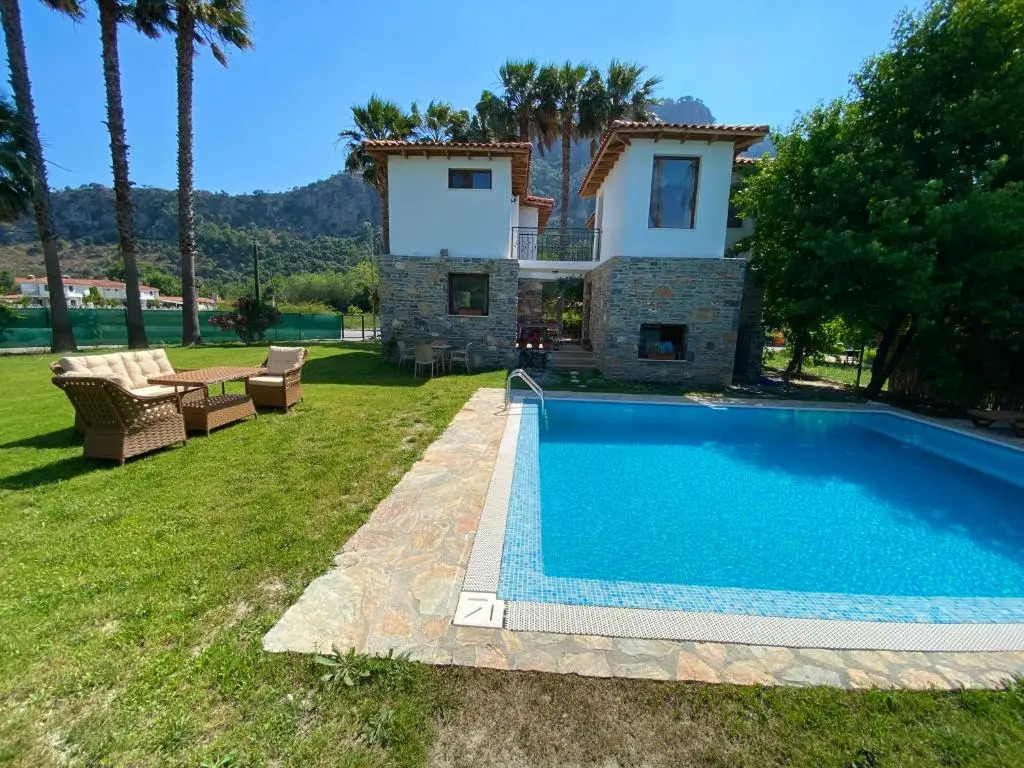 Villa Merry - 3BR Private Pool&Garden - 50m to River