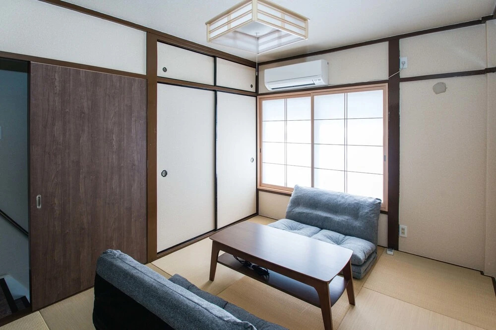 YUYU House - Imazado Anywhere Door