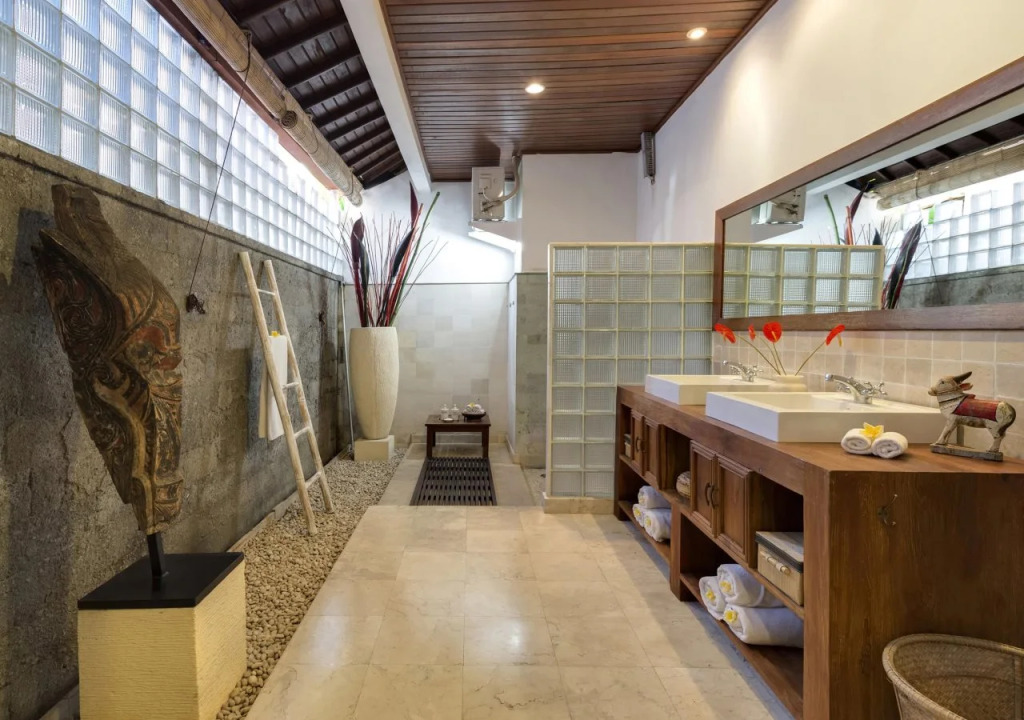 Villa Eight