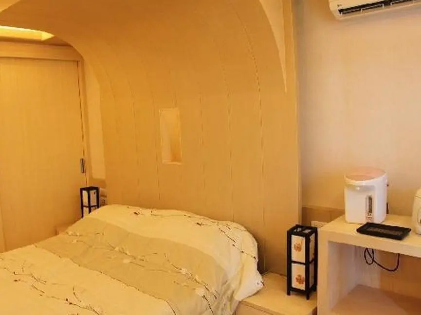 BKK Unique Serviced Apartment