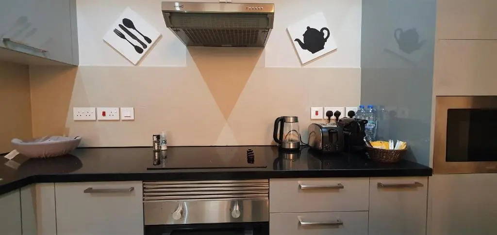 ONE Elegant Apartment in Muscat Bay 01